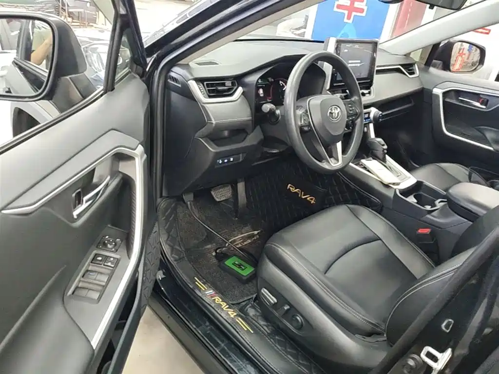 Toyota RAV4 Rongfang 2020 2.0L CVT 2WD Trend Edition фото 16