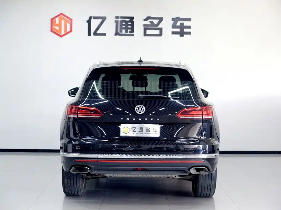 Фото 24 - Volkswagen Touareg