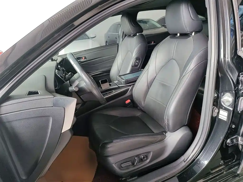 Toyota Avalon 2019 Hybrid 2.5L Luxury Edition China VI фото 15