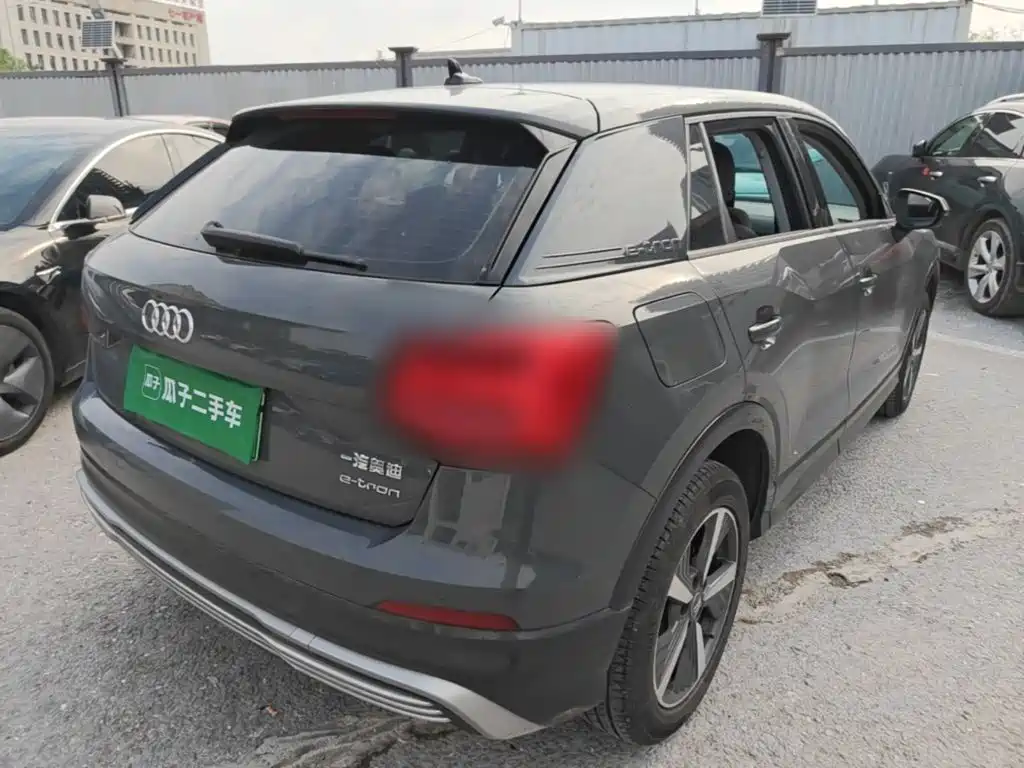 Фото 7 - Audi Q2L e-tron