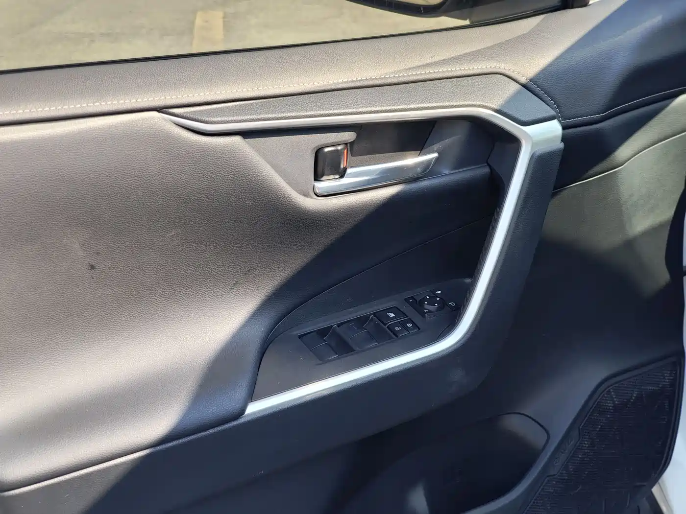 TOYOTA RAV4 RONGFANG