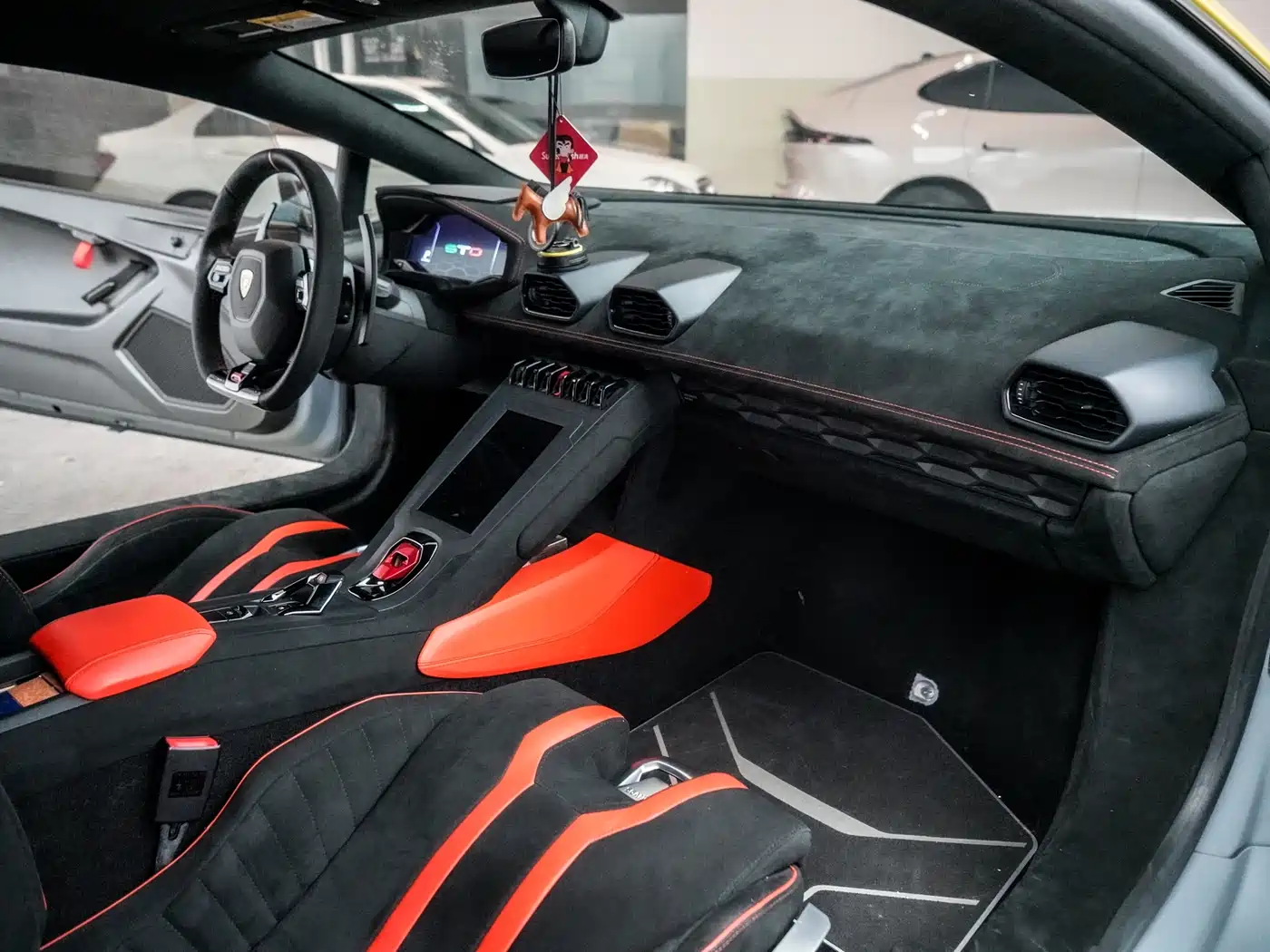 LAMBORGHINI HURACÁN