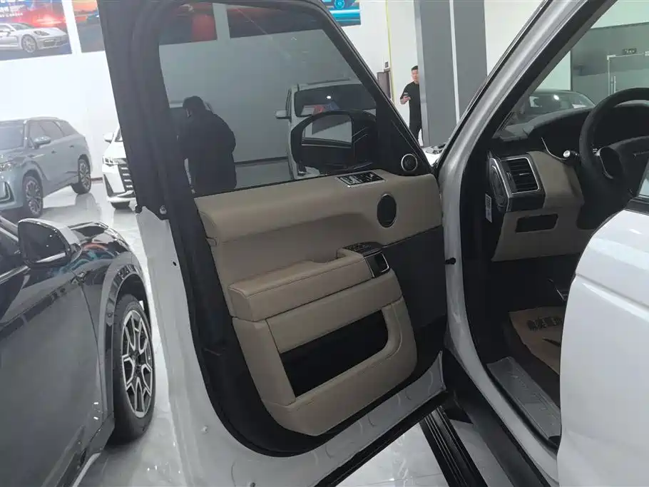 Land Rover Range Rover Sport 2016 Model 3.0 SC V6 HSE DYNAMIC фото 7