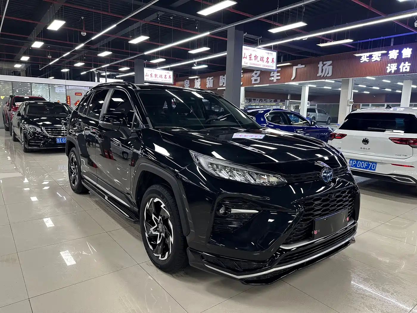 Toyota Wildlander 2020 Hybrid 2.5L E-CVT FWD Tech Edition фото 3
