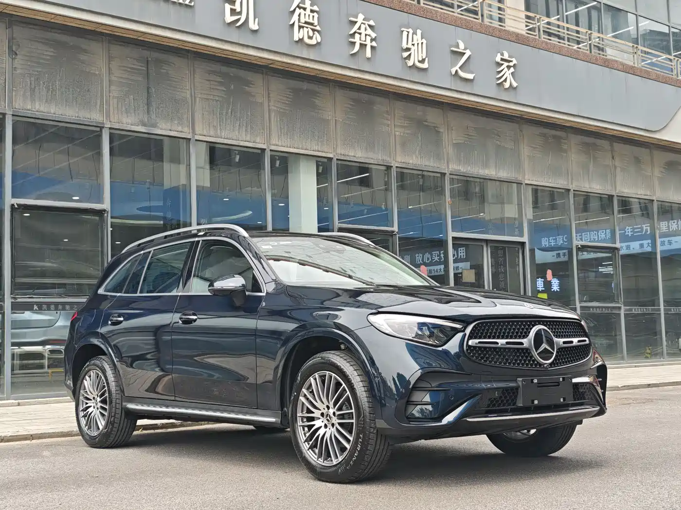 Mercedes-Benz GLC 2026 GLC 300 L 4MATIC Sport 7-Seater фото 3