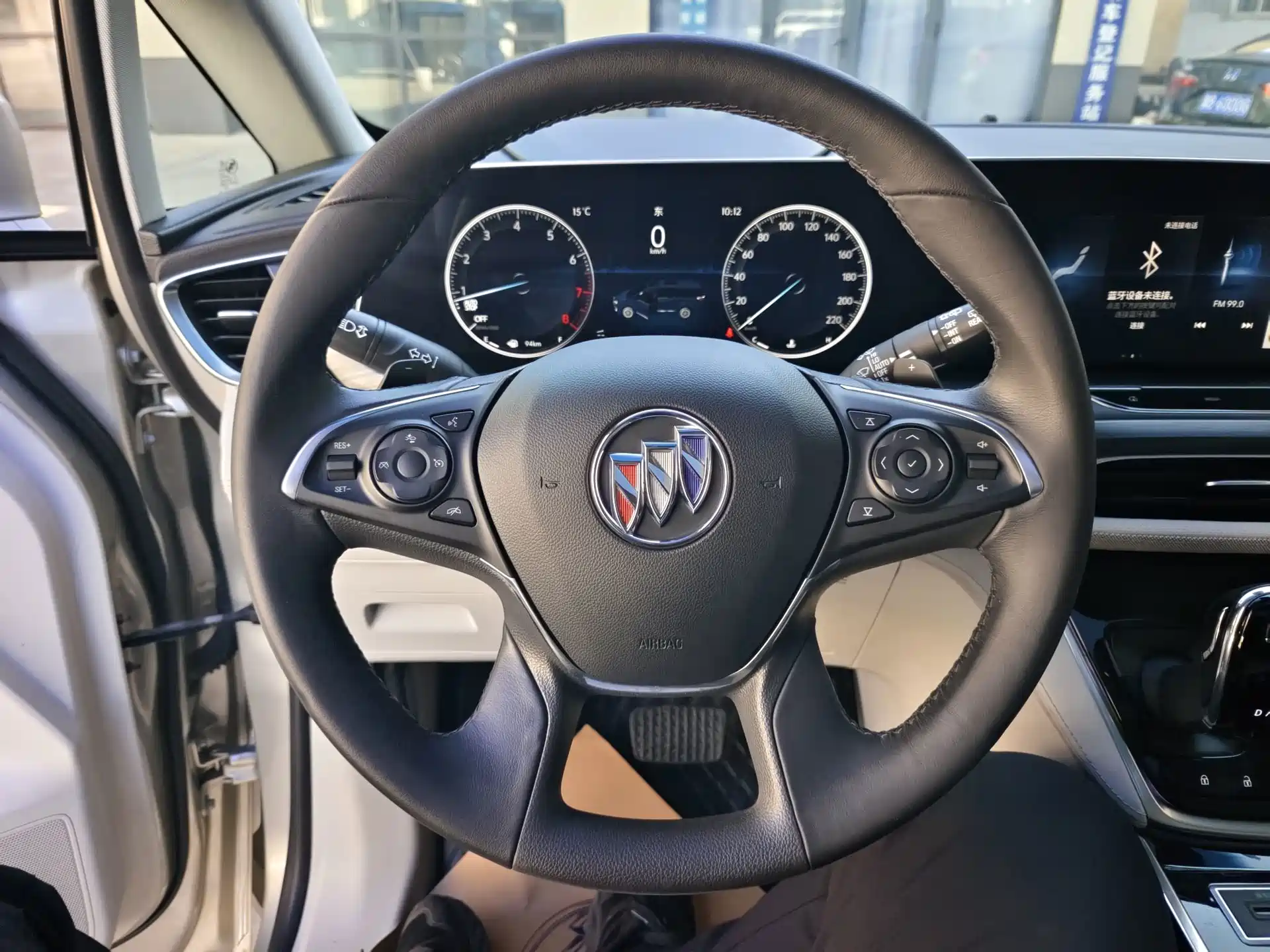 Photo 9 - Buick GL8