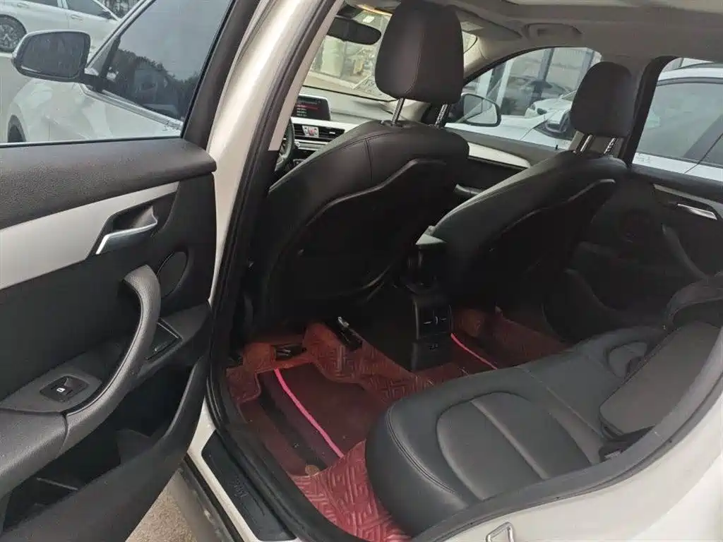BMW X1 2019 sDrive20Li Leading Model фото 3