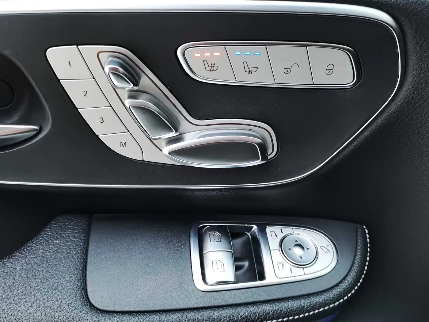 Mercedes-Benz V-Class 2022 V 260 L Long Wheelbase Luxury Edition фото 21