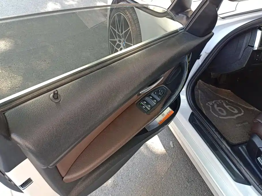 Фото 7 - BMW 3 Series