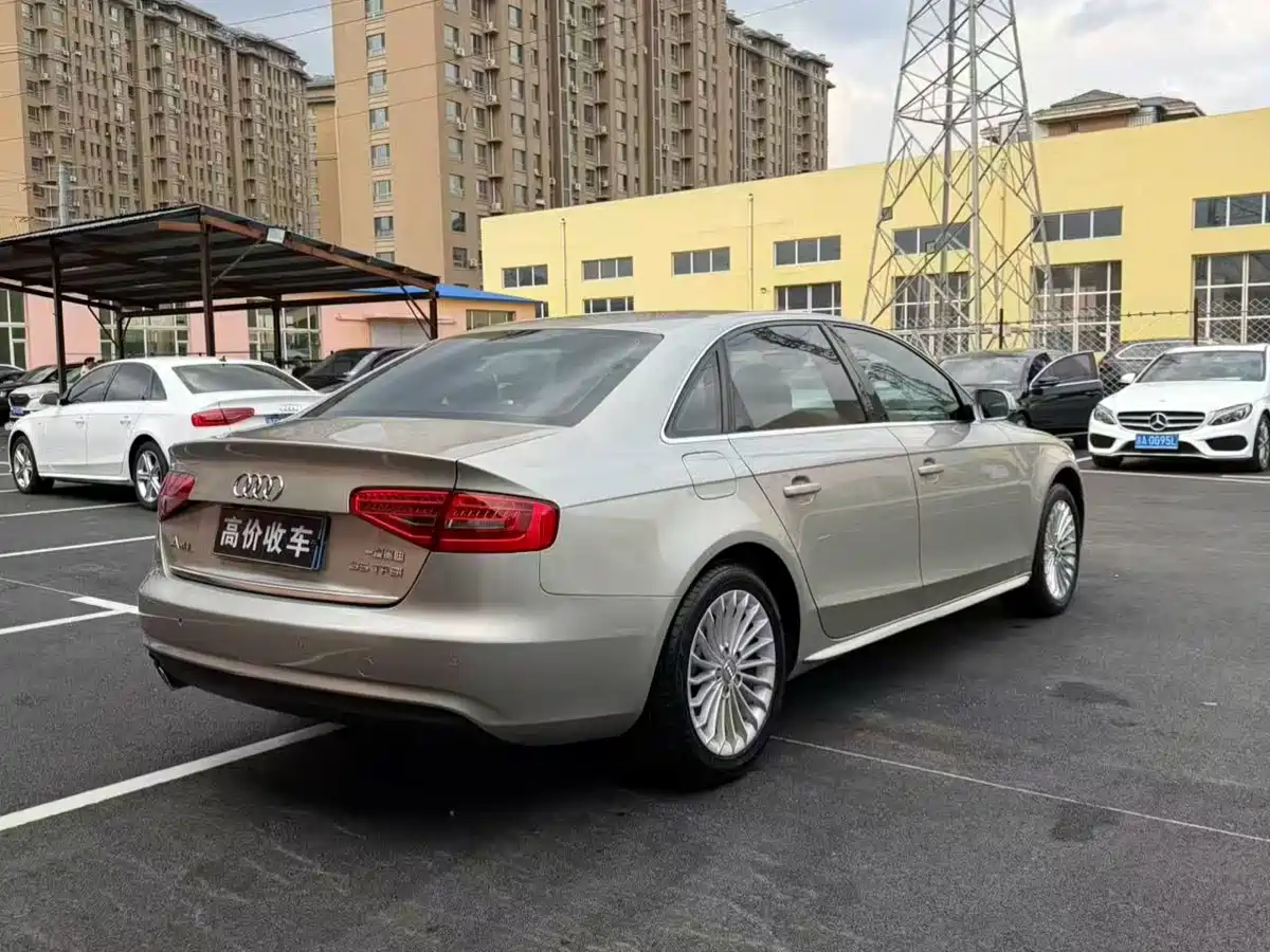 Audi A4L 2015 35 TFSI Auto Comfort фото 4