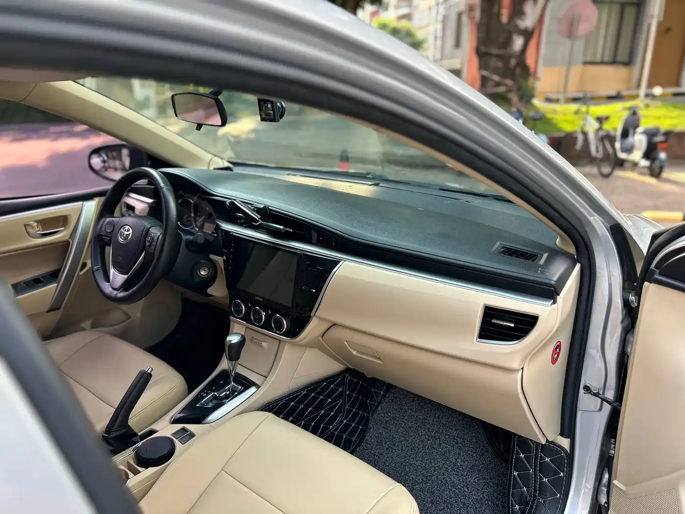 Toyota Corolla 2017 1.2T CVT GL фото 29