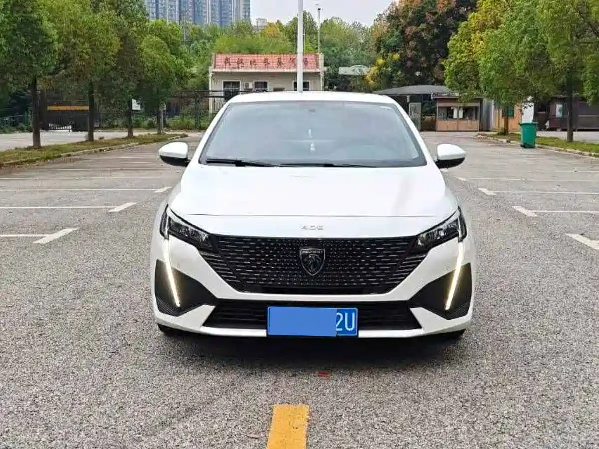 Photo 2 - Peugeot 408