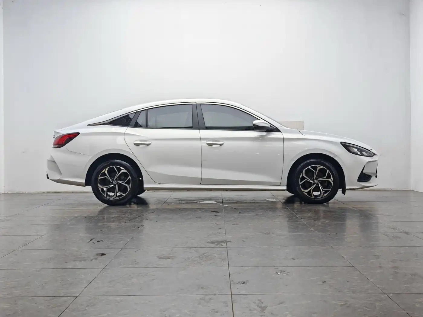 MG MG5 2021 2021 Model 180DVVT CVT Youth Style Edition