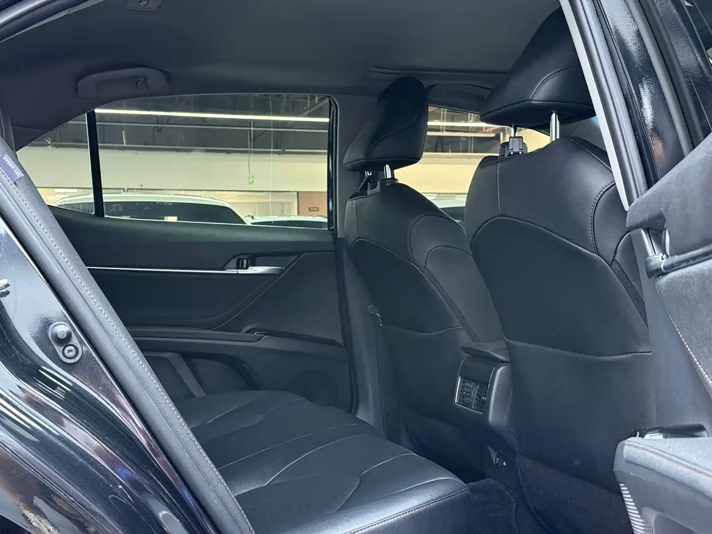 Toyota Camry 2023 2.0G Luxury Edition фото 8
