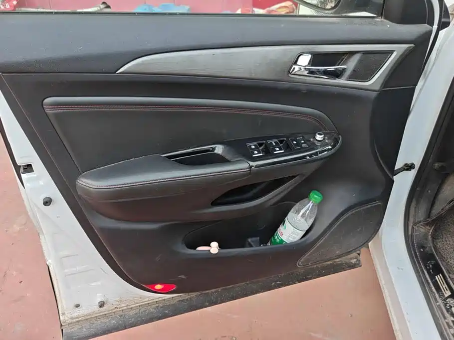 Фото 7 - Changan CS75