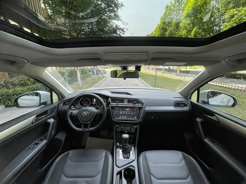 Volkswagen Tiguan L 2019 330TSI Automatic 2WD Panorama Comfort Edition China VI фото 13