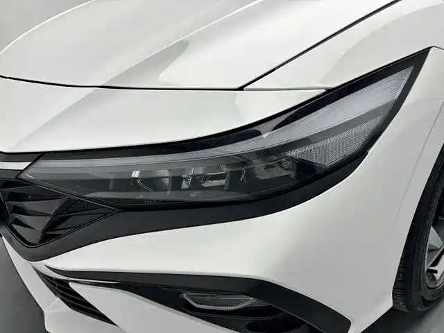 Hyundai Elantra 2023 1.5L CVT GLX Elite Edition фото 18