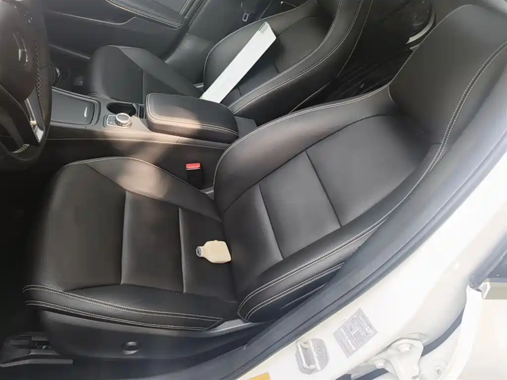 Mercedes-Benz GLA 2015 GLA 200 Dynamic фото 15
