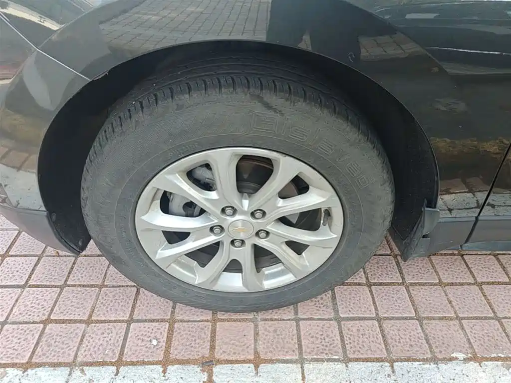 Chevrolet Equinox 2019 535T Auto Galloping Edition China V фото 23