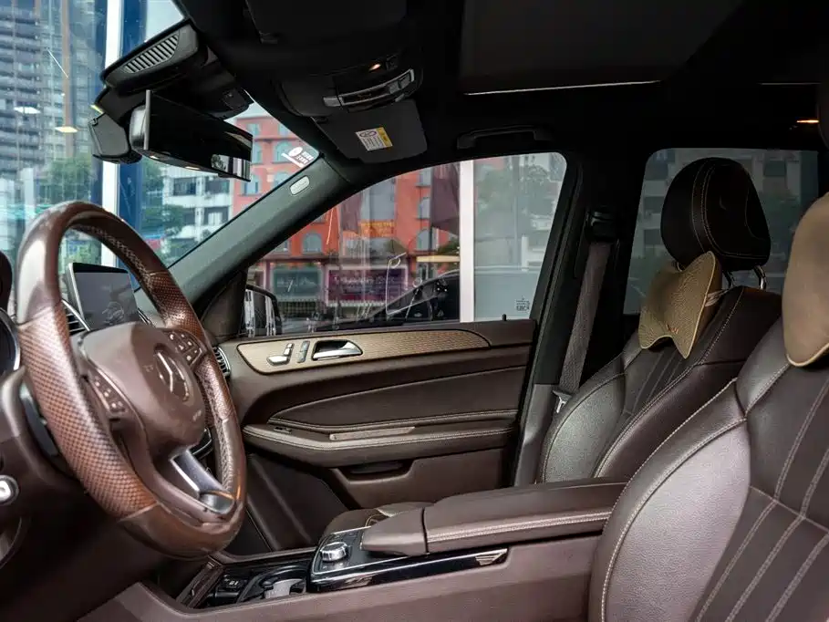 Mercedes-Benz GLE 2018 GLE 400 4MATIC Ultimate Edition фото 12