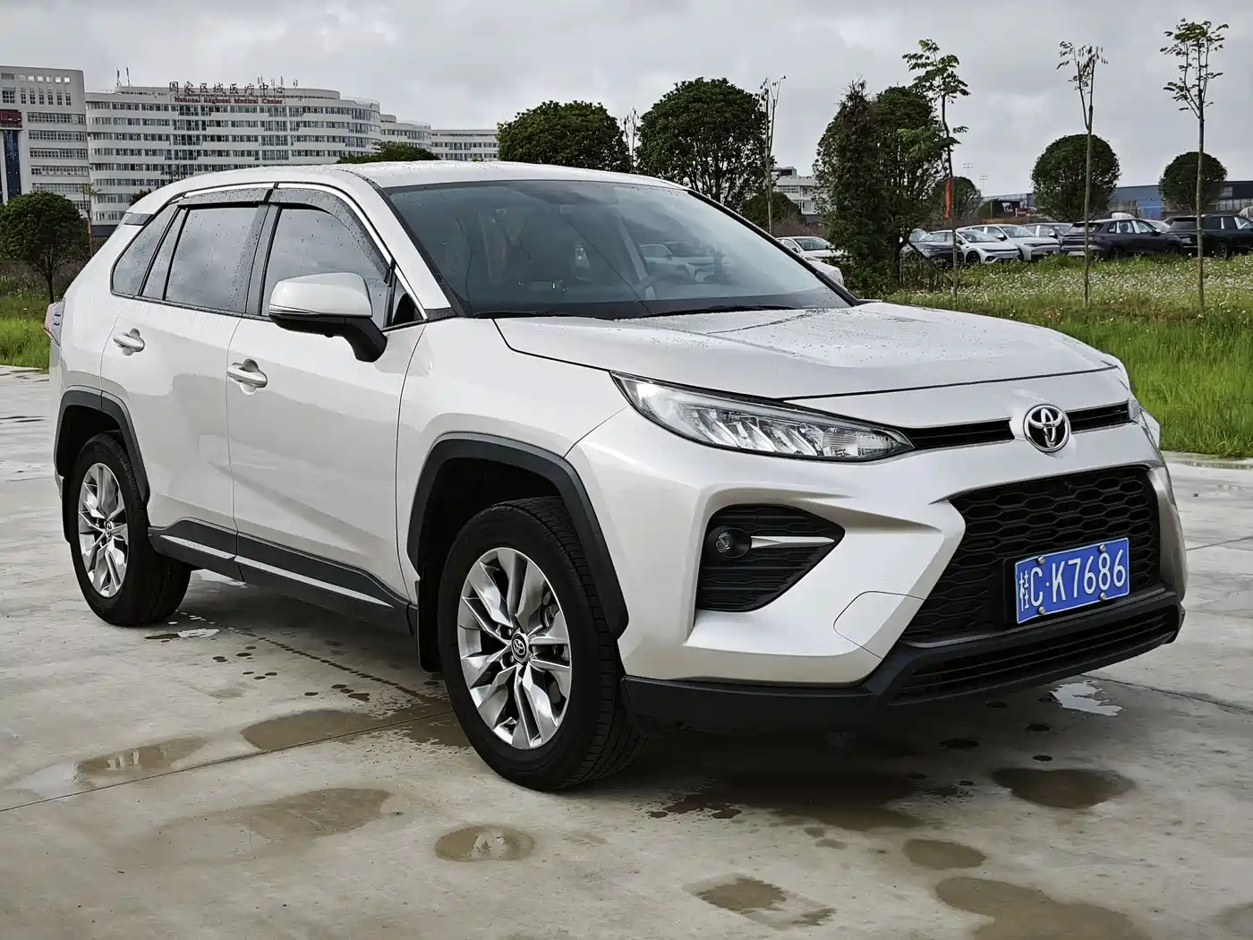 Toyota Wildlander 2024 2.0L CVT FWD Leading Edition фото 3