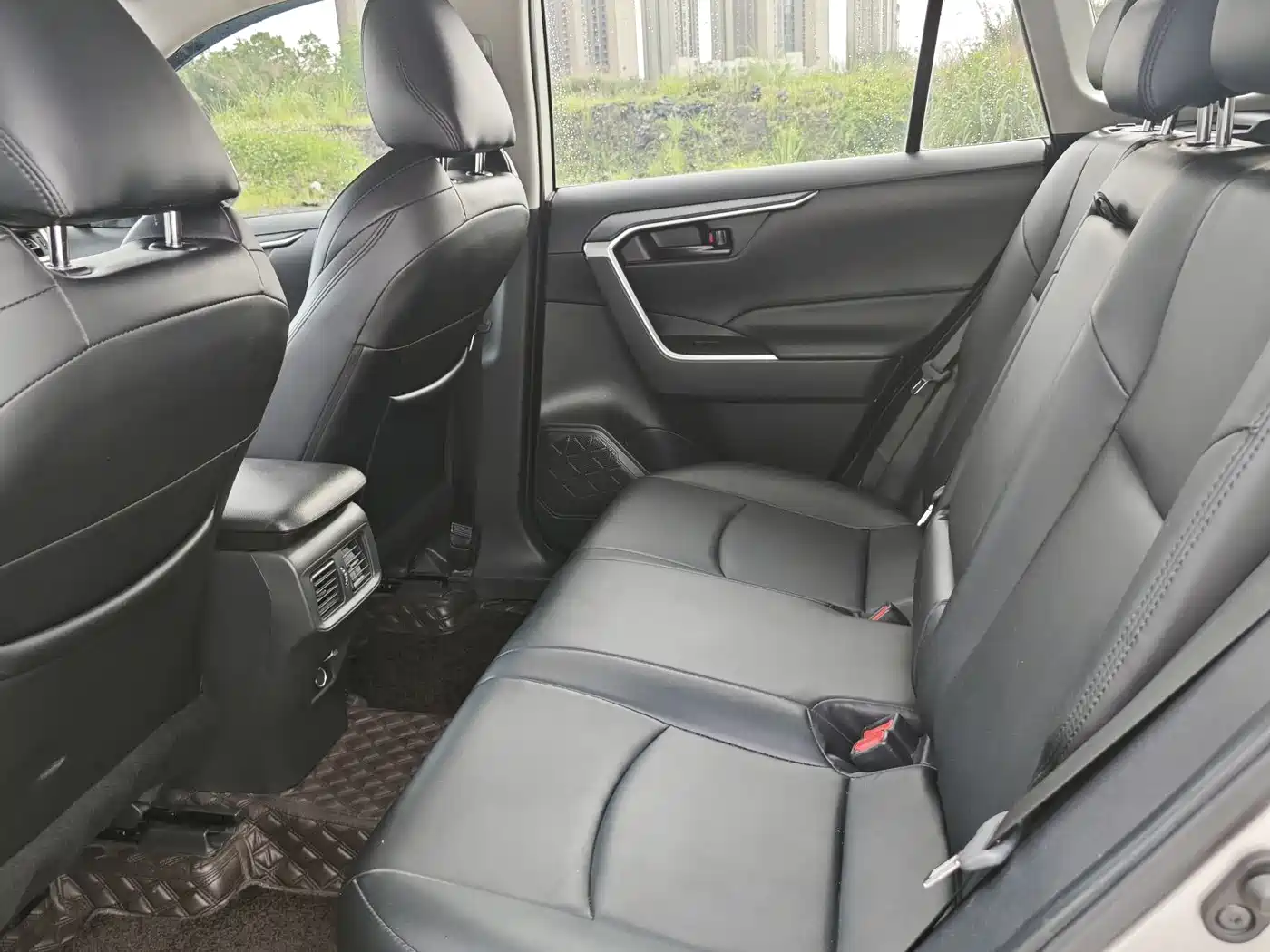 Toyota Wildlander 2024 2.0L CVT FWD Leading Edition фото 10