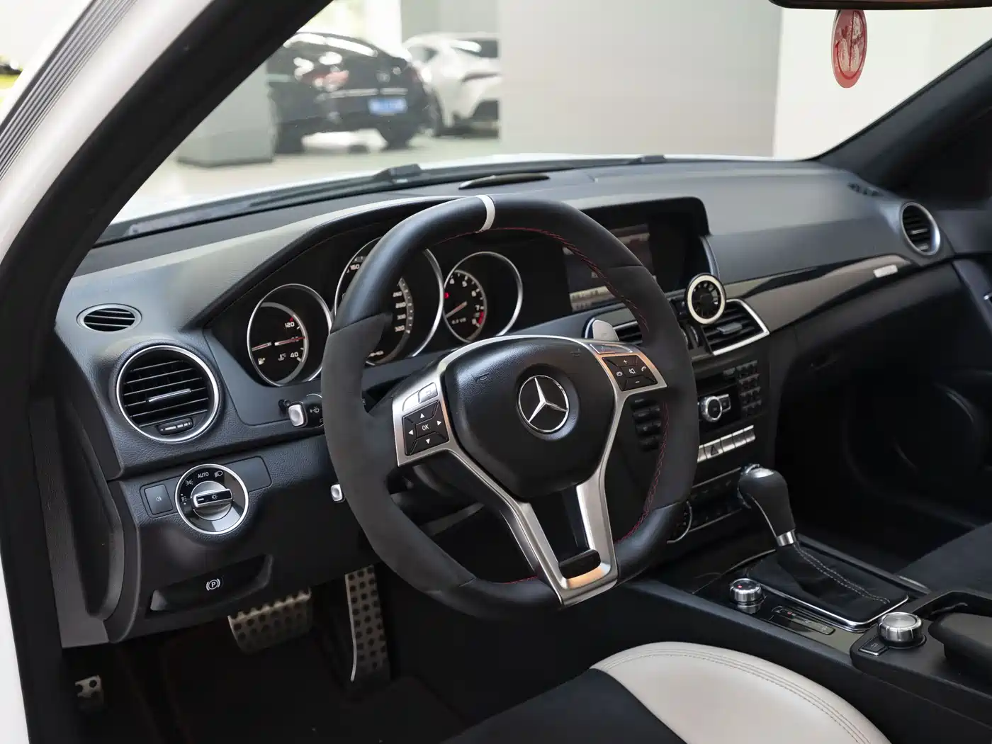 Mercedes-Benz C-Class AMG 2014 AMG C 63 Edition 507 фото 9