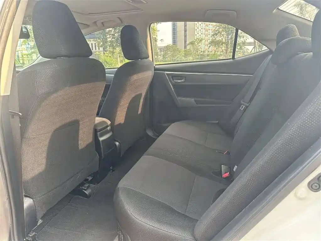 Toyota Levin 2016 Hybrid 1.8H GS E-CVT Elite Sunroof фото 7