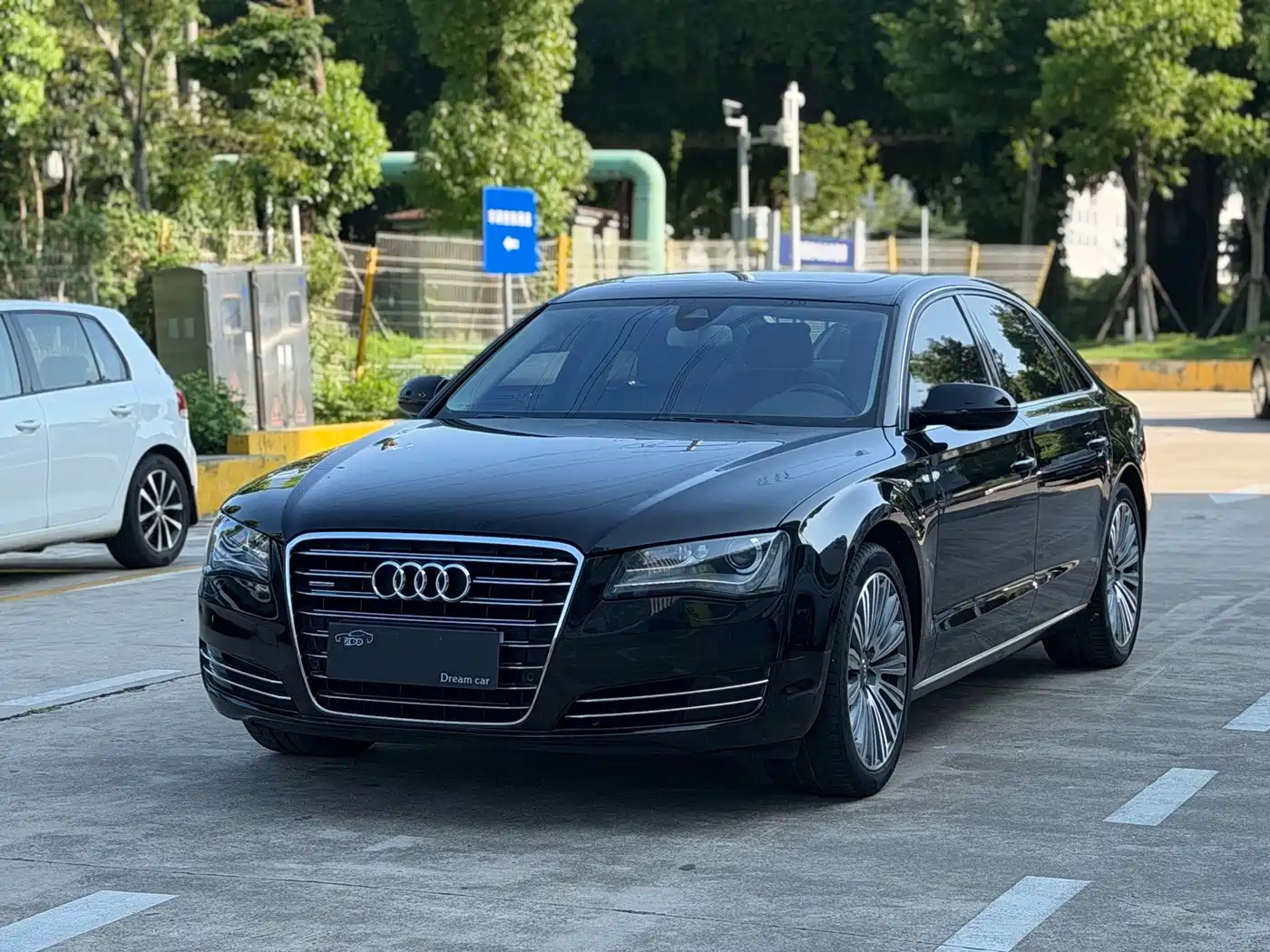 Photo 1 - Audi A8
