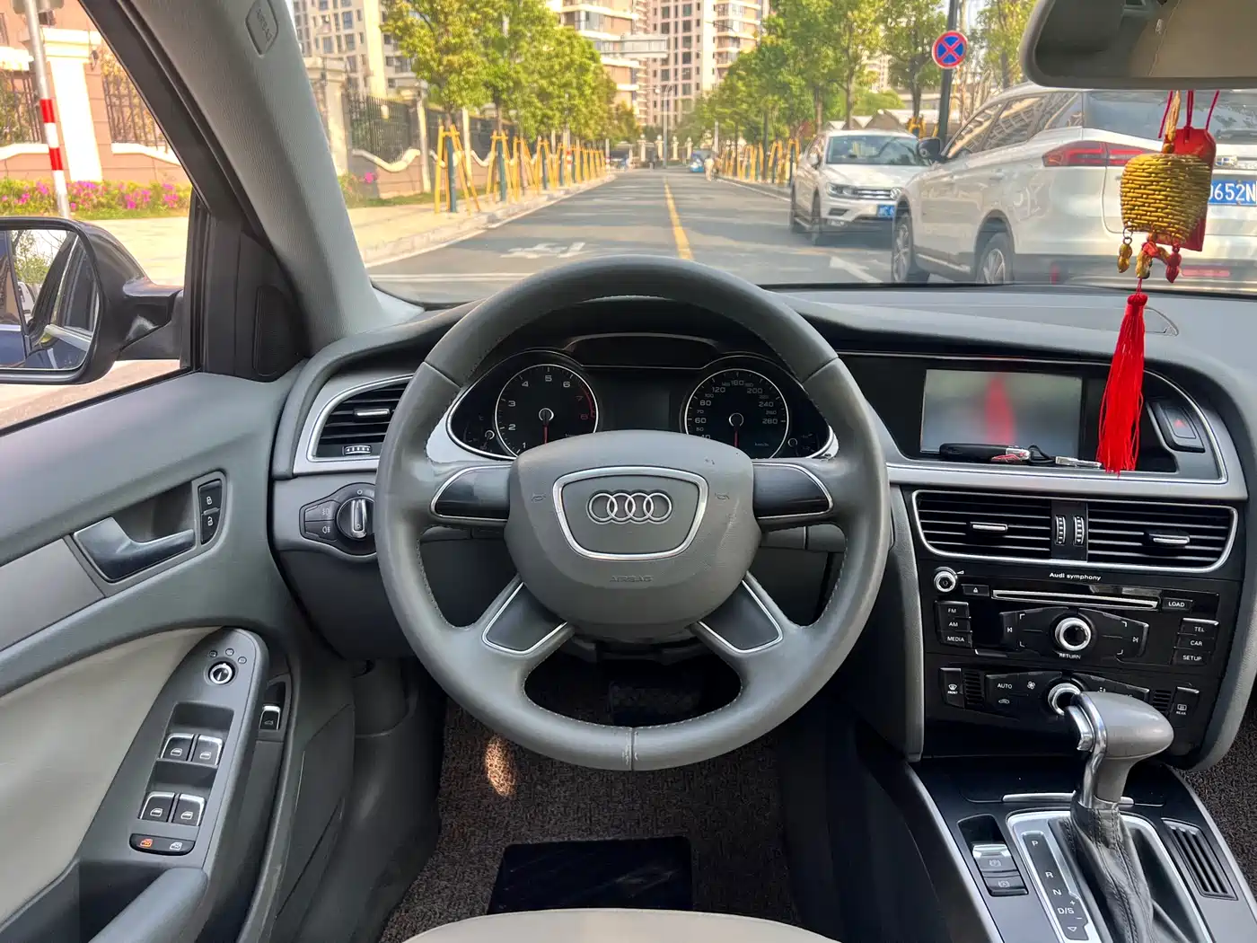 Audi A4L 2013 30 TFSI Automatic Comfort фото 9