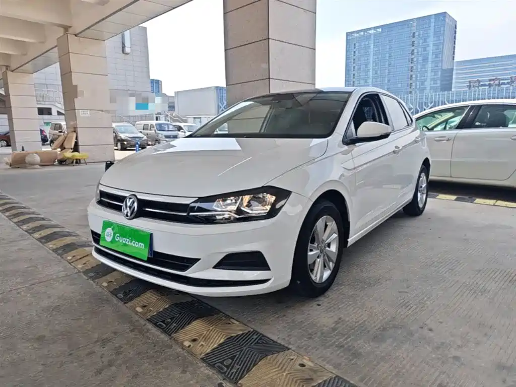Volkswagen Polo 2019 Plus 1.5L Automatic Panorama Enjoyment Edition фото 2