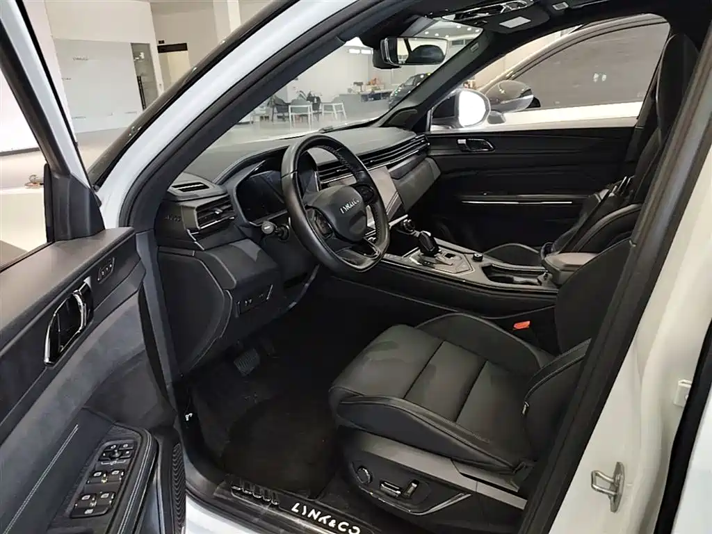 Lynk & Co 01 2021 2.0TD AWD Halo Sport фото 16