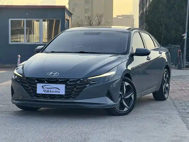 HYUNDAI ELANTRA