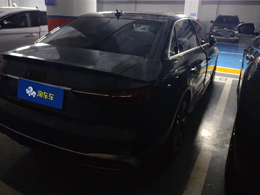 Audi A4L 2020 40 TFSI quattro Luxury Dynamic фото 3