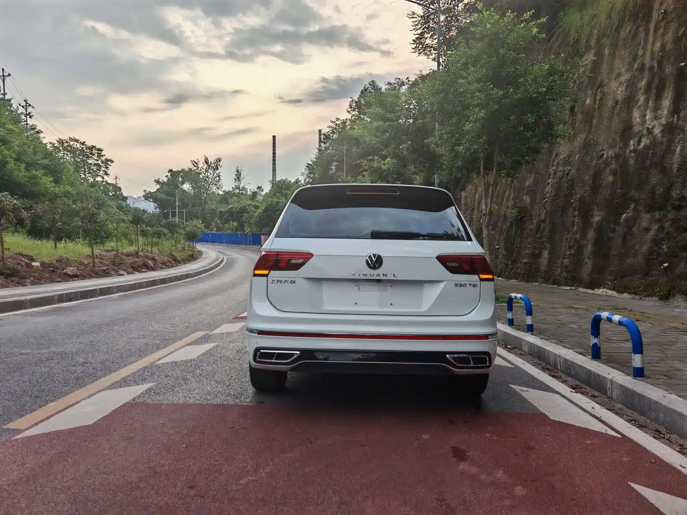 Volkswagen Tiguan L 2024 Outstanding 330TSI Auto 2WD R-Line Dragon Glory Edition фото 8