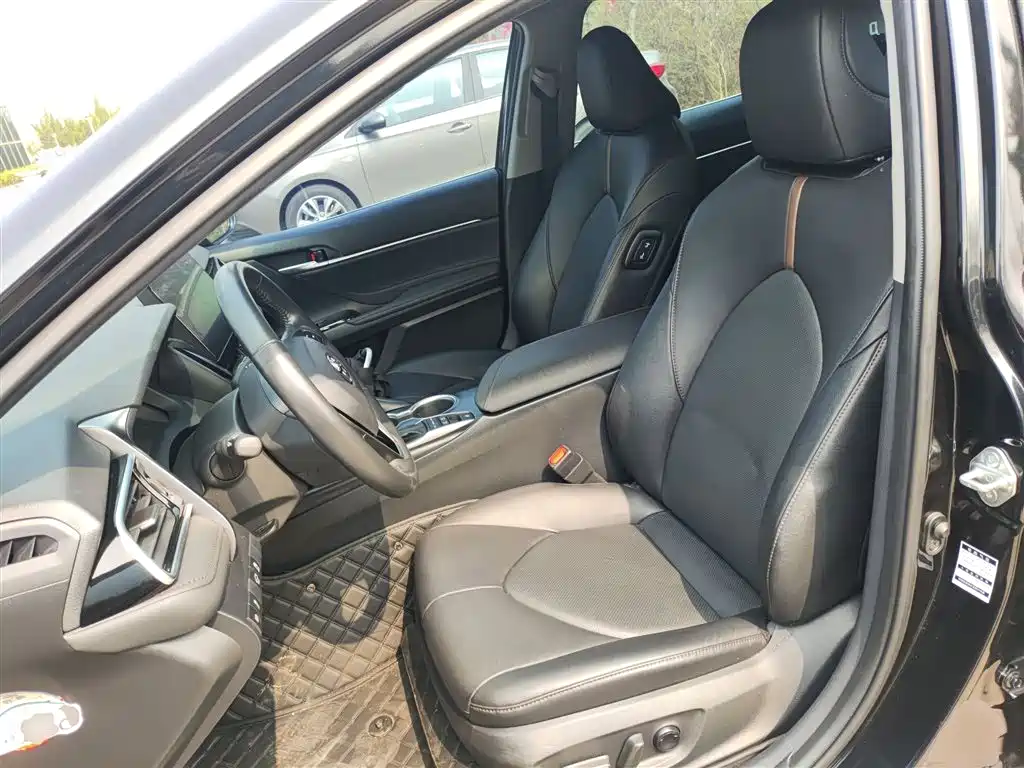 Toyota Camry 2021 Hybrid 2.5HG Luxury Edition фото 11