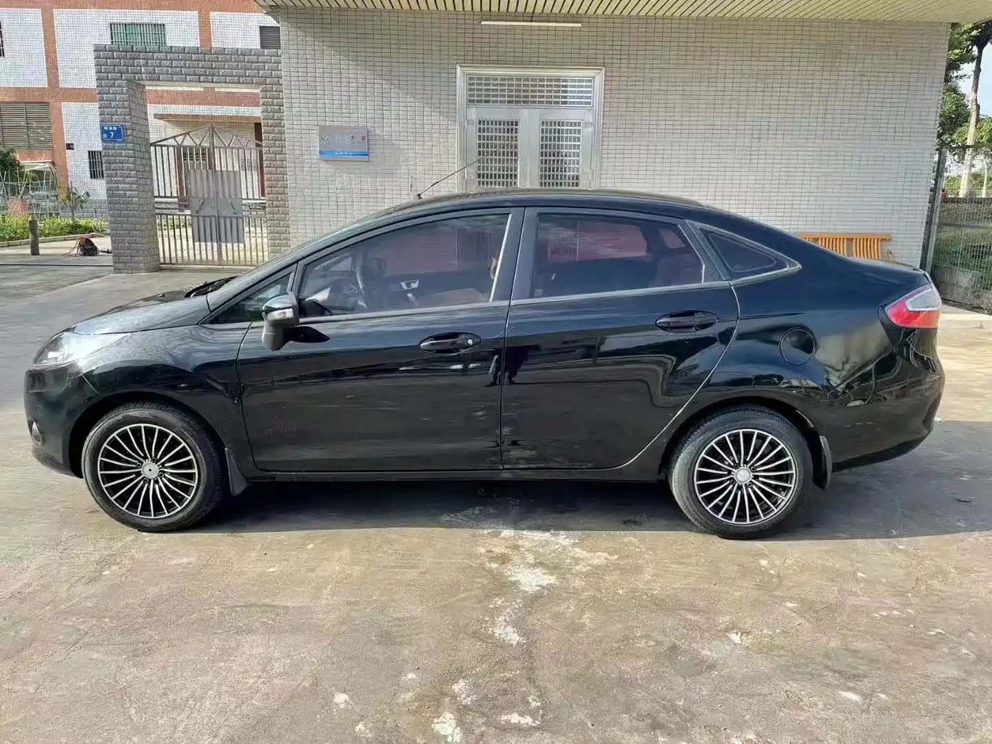 Фото 5 - Ford Fiesta
