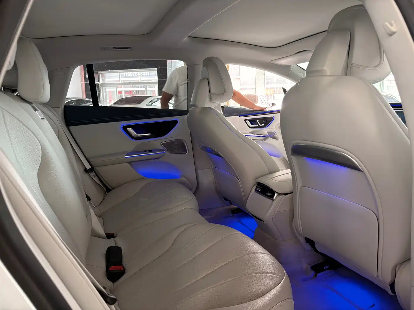 Mercedes-Benz EQE 2022 350 Pioneer Edition фото 9