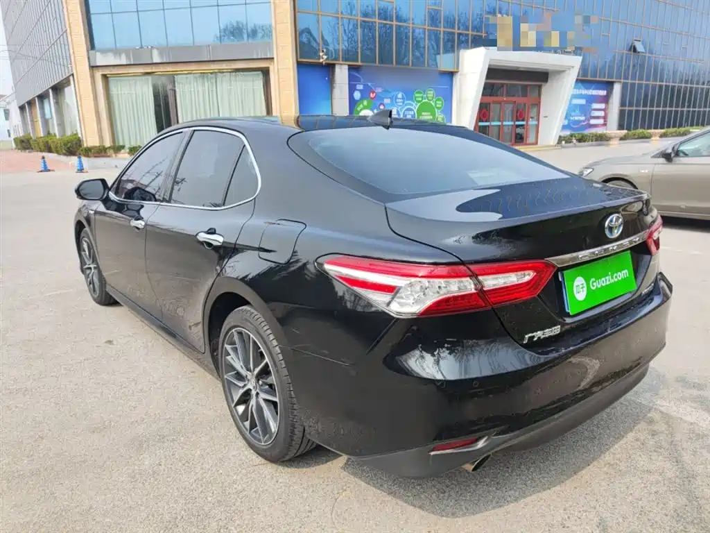 Toyota Camry 2021 Hybrid 2.5HG Luxury Edition фото 23