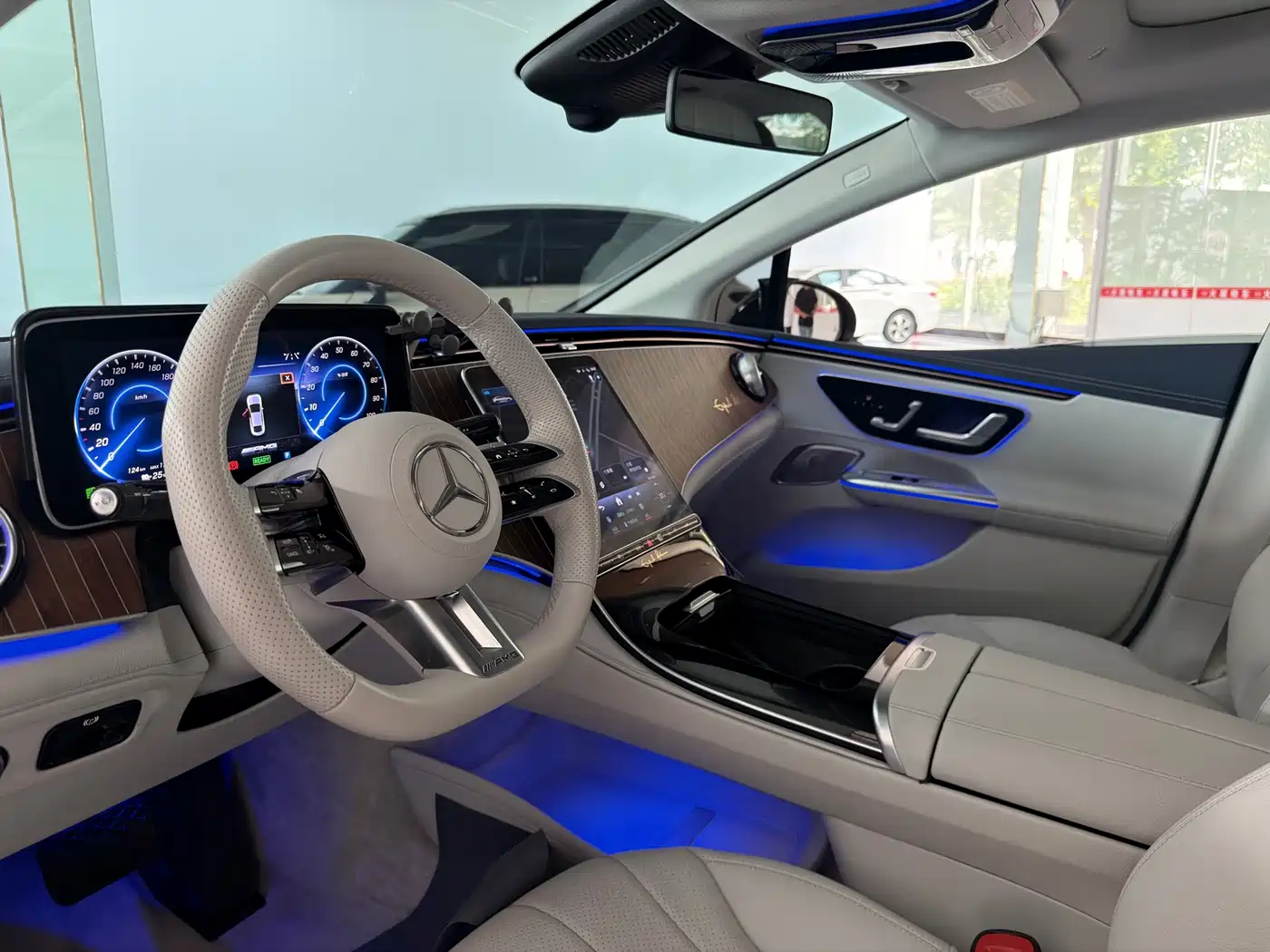 Mercedes-Benz EQE 2022 350 Pioneer Edition фото 7