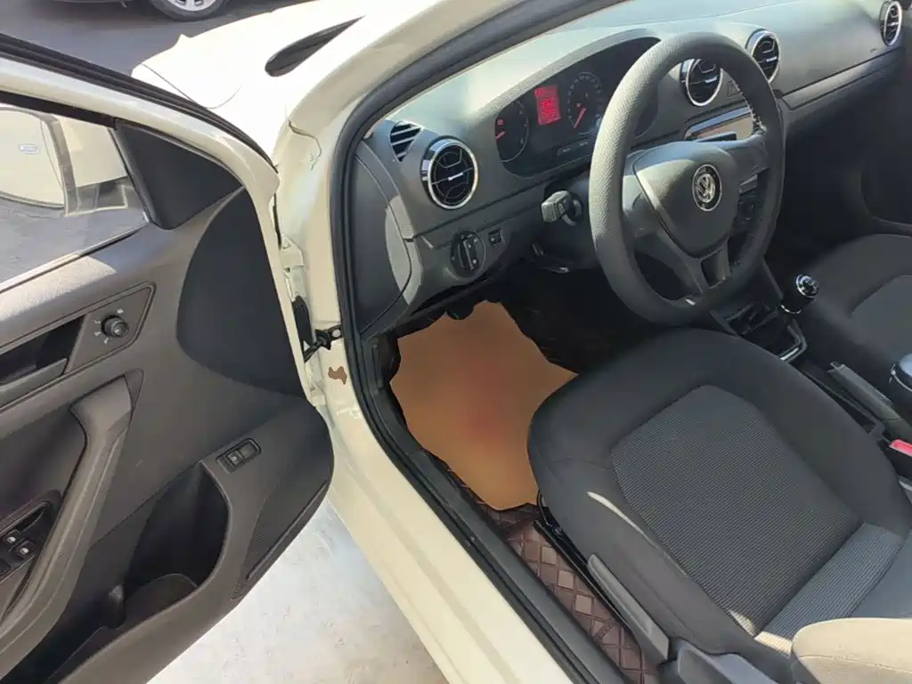 Photo 16 - Volkswagen Jetta