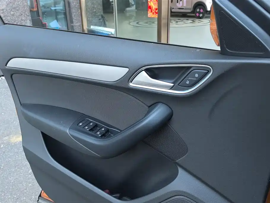 Audi Q3 2015 35 TFSI Millionth Anniversary Intelligent Leader фото 7