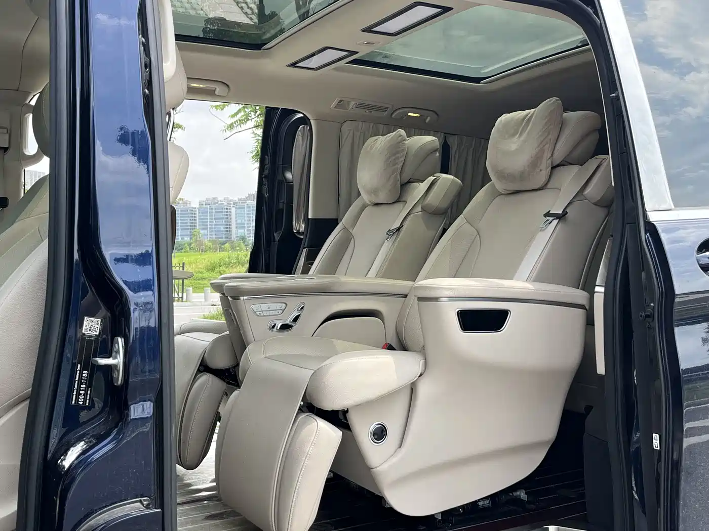 Mercedes-Benz V-Class 2021 V 260 L Long Wheelbase Premium Edition фото 7