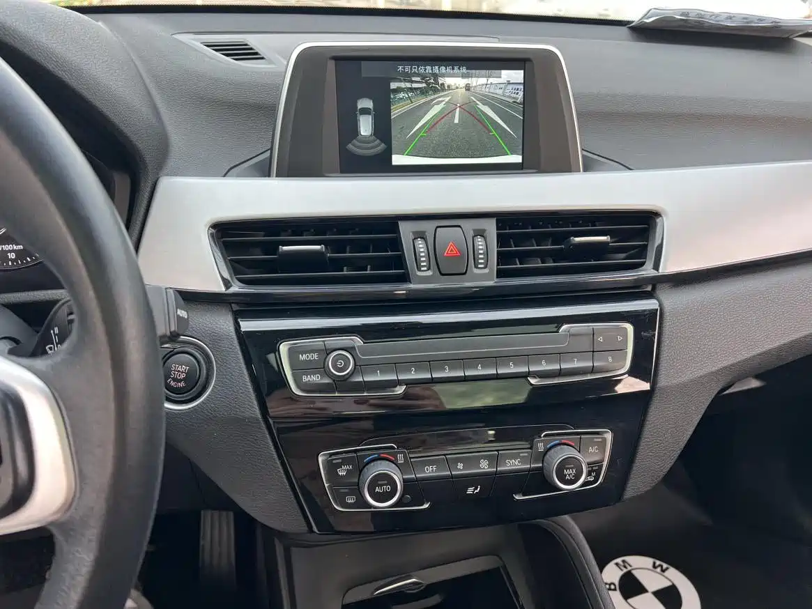 BMW X1 2019 sDrive20Li Leading Model фото 9