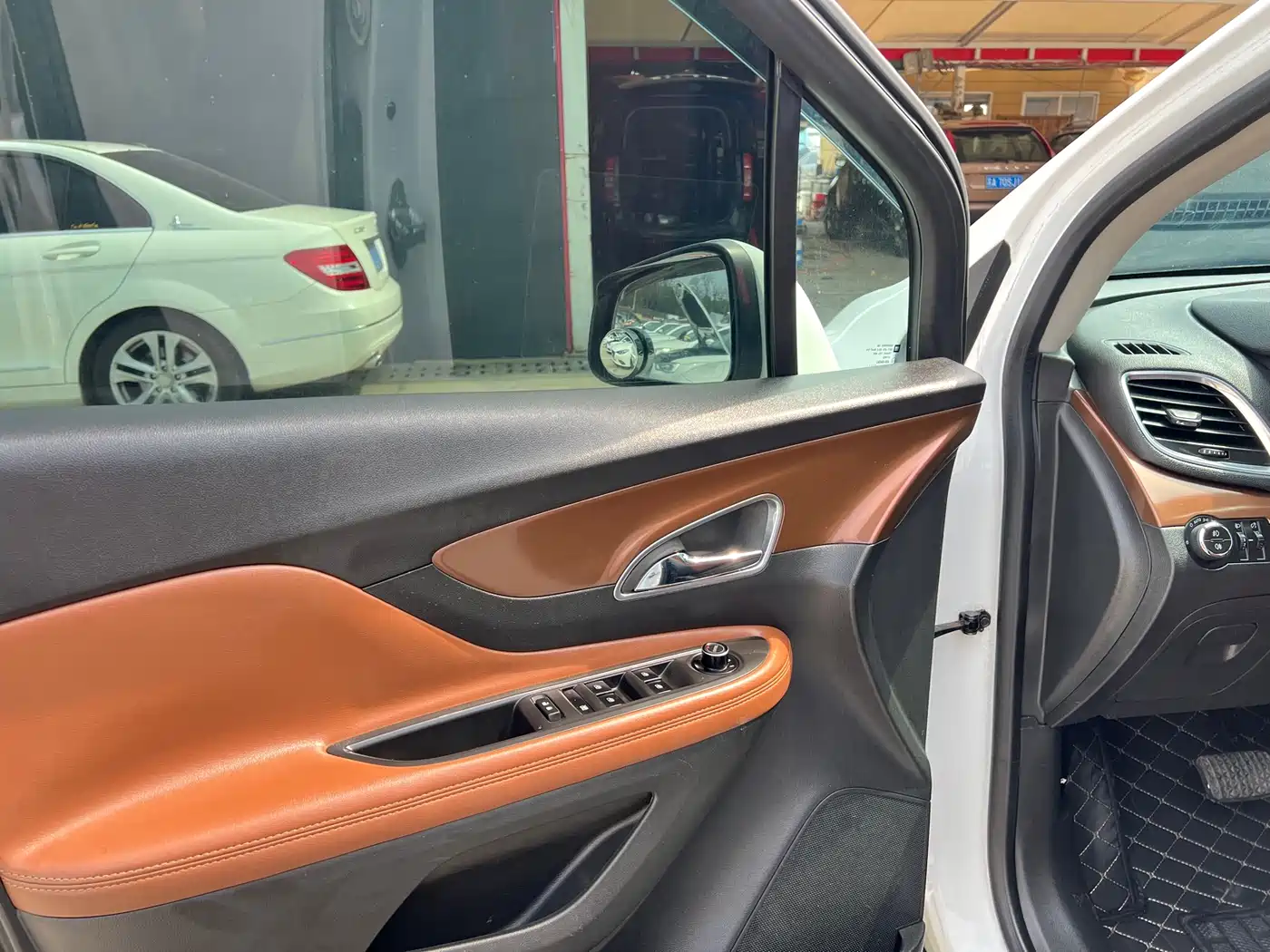 Buick Encore 2013 1.4T Automatic 2WD Leading фото 7