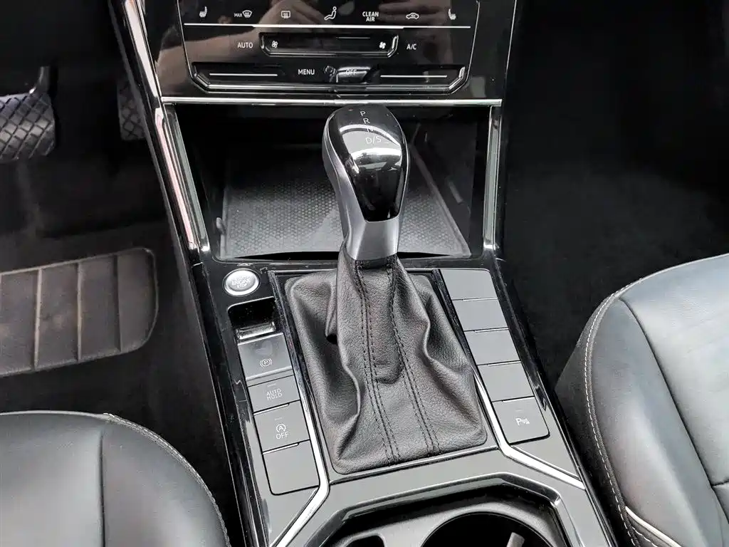 Volkswagen Passat 2023 Facelift 330TSI Elite Edition фото 13
