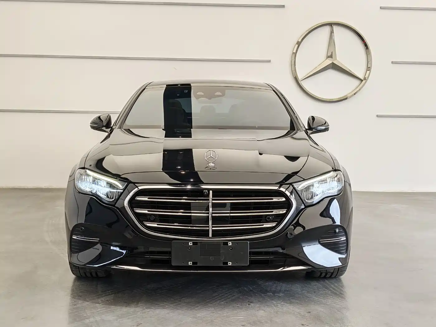 Mercedes-Benz E-Class 2024 Model E 300 L Luxury фото 5