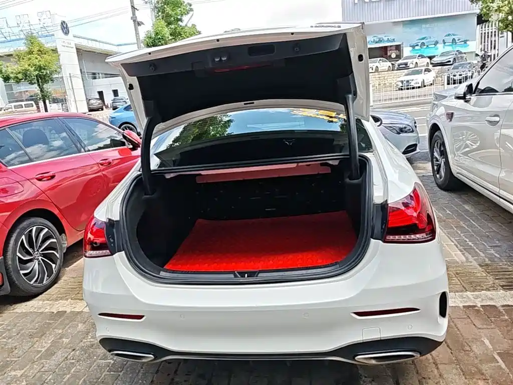 Mercedes-Benz A-Class 2022 A 200 L Sport Sedan Dynamic фото 19