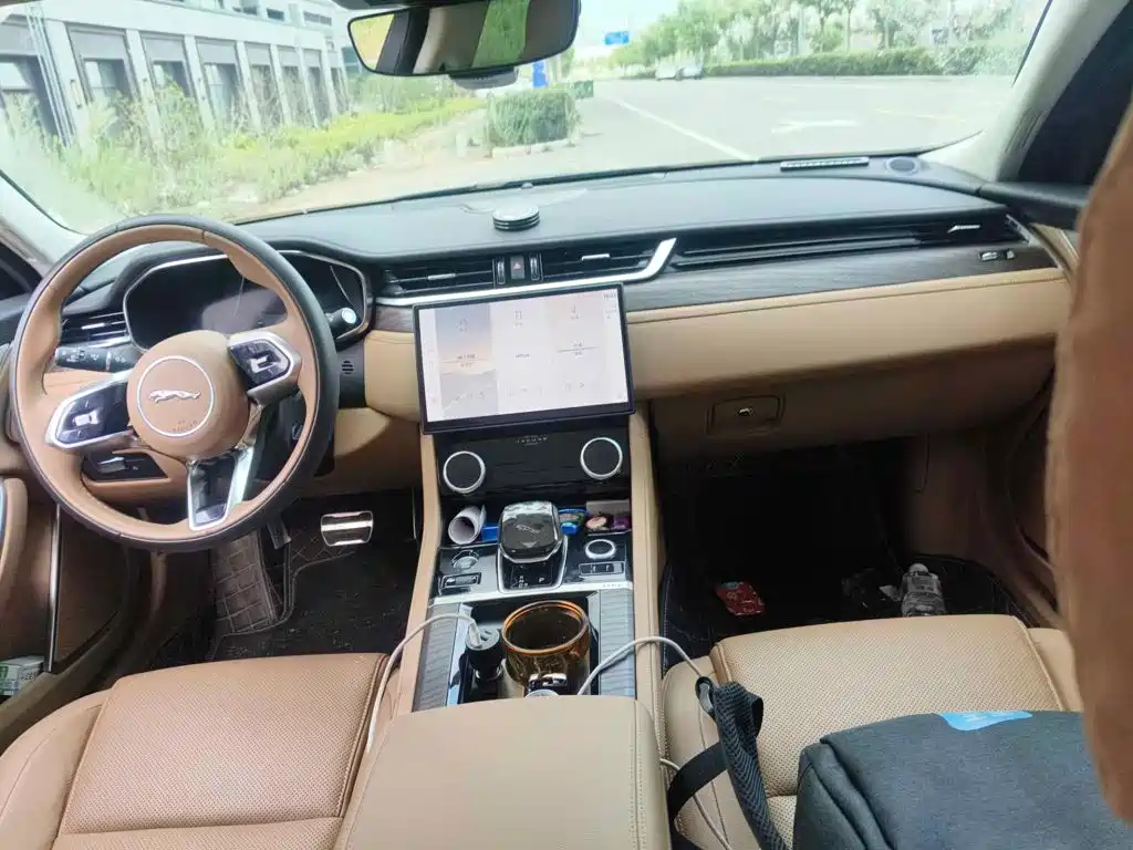 Jaguar XFL 2025 2025 2.0T P250 FWD Luxury Edition