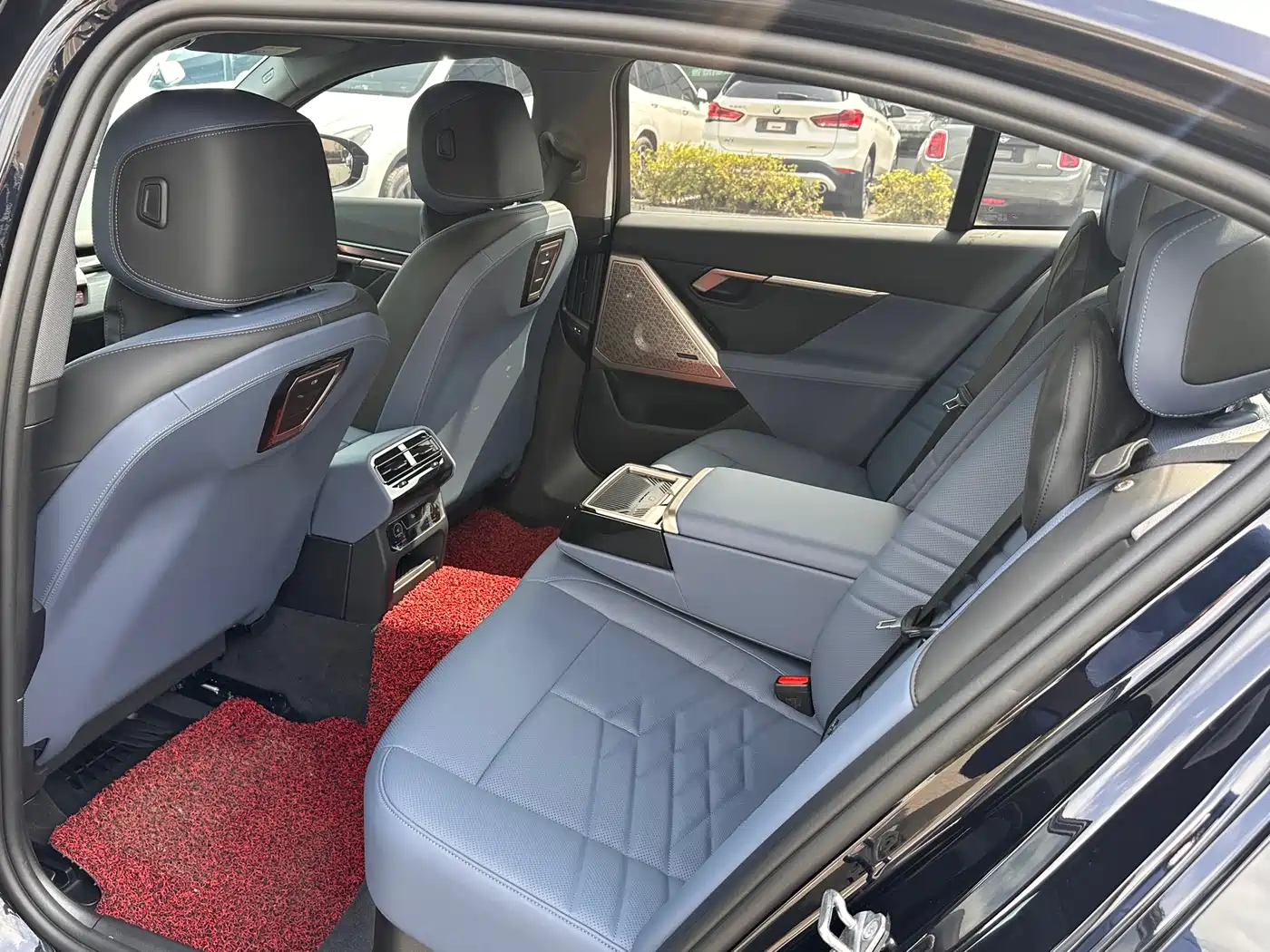 BMW 5 Series 2024 530Li Premium M Sport Package фото 6
